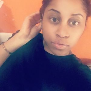 Meet your Posher, Nikia